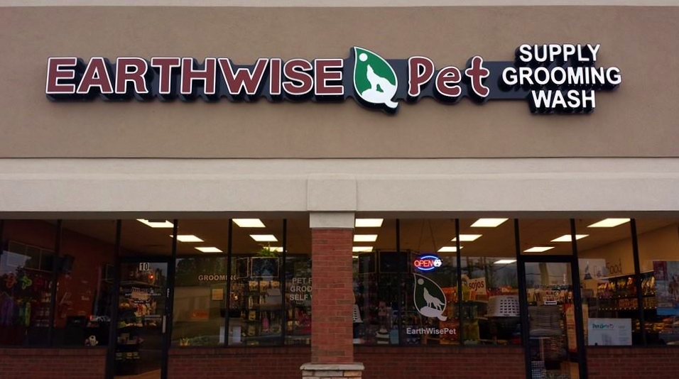 EarthWise Pet Supply Grand Opening This Saturday